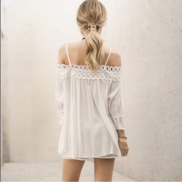 Moon River Cream Lacey Trim Top Size Small - Picture 13 of 13